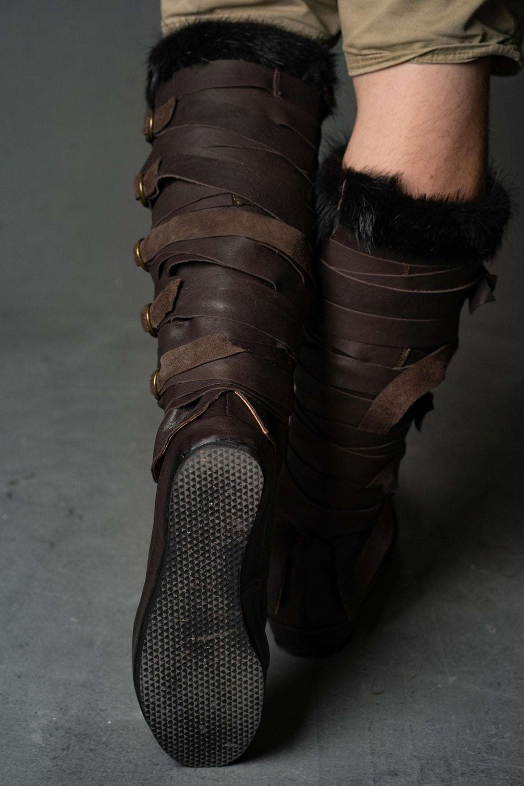 Assassin leather low boots + greaves with fur