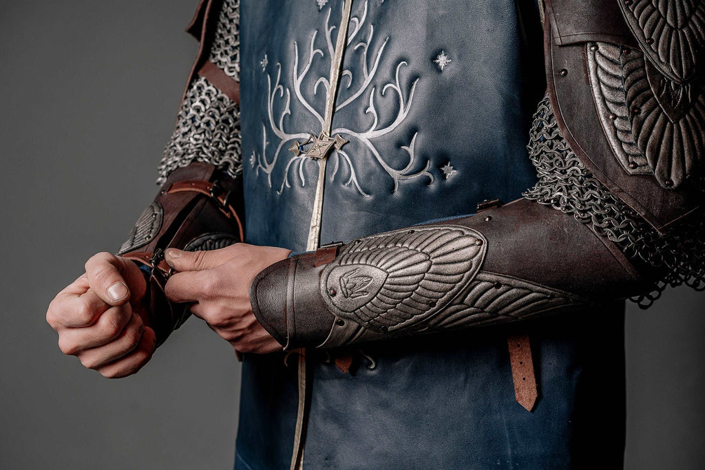 Aragorn's King bracers (Lord of the Rings)