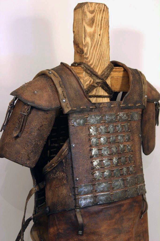 Medieval larp armor (armor with pauldrons + bracers)