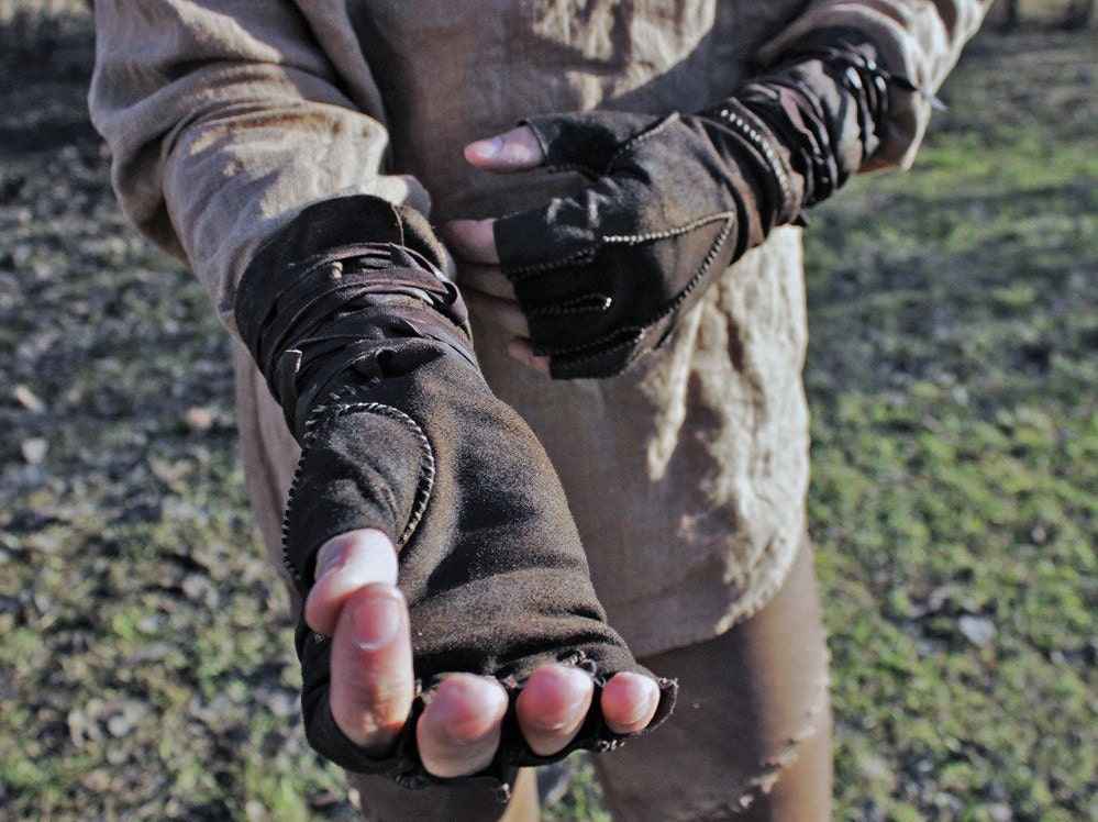 Battler leather gloves for LARP