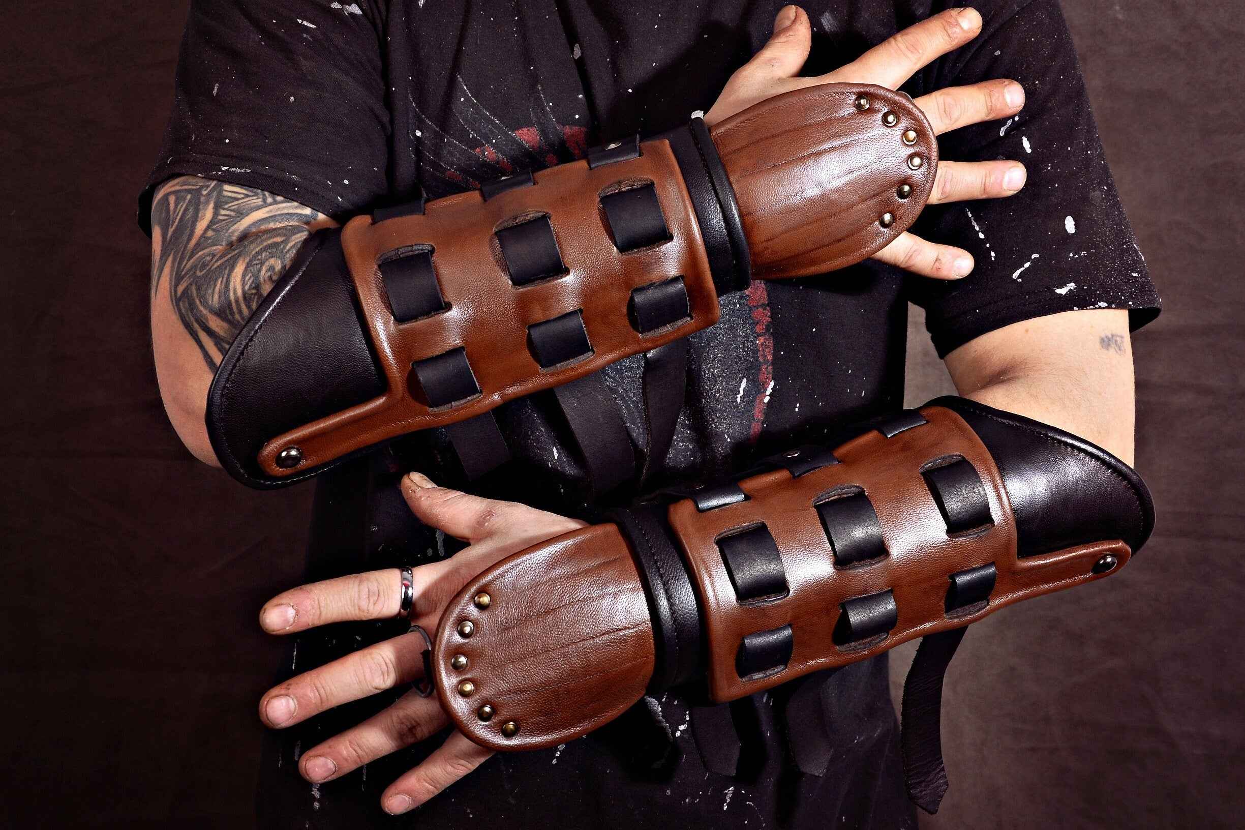 Hiccup's bracers (How to train your dragon 3)