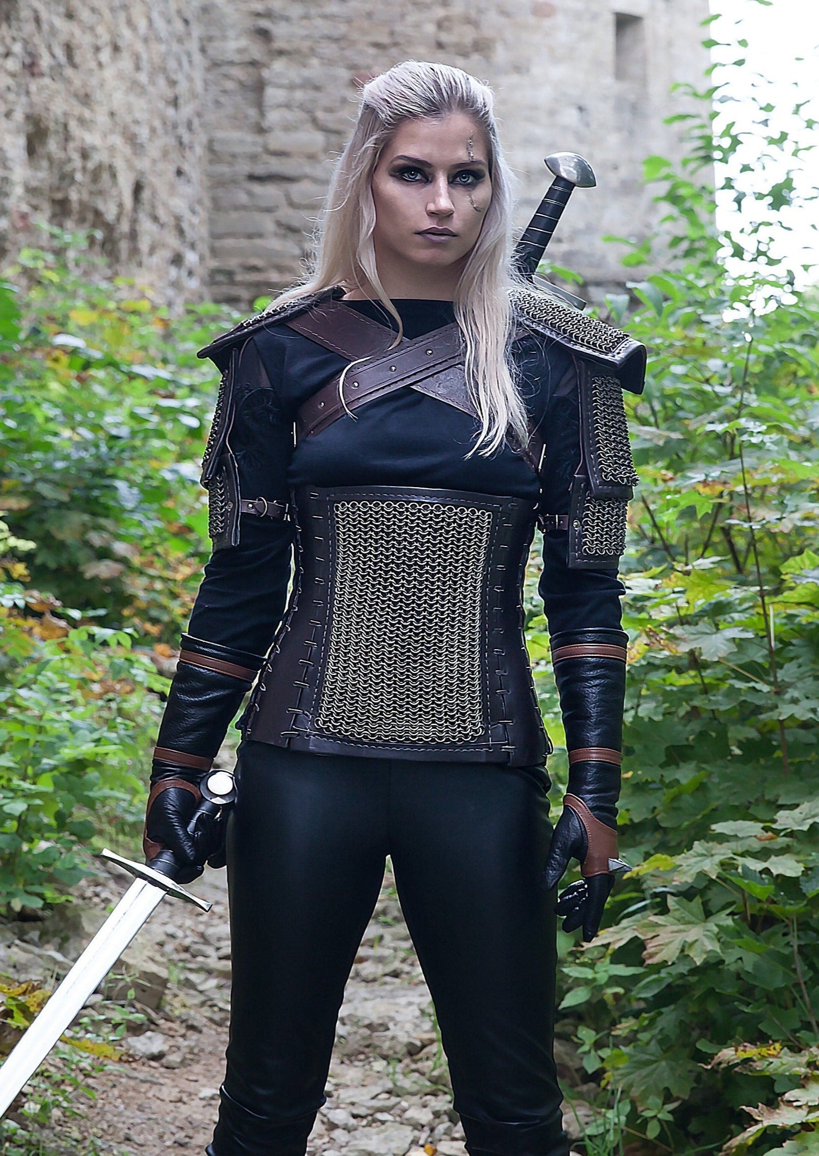 Kaer Mohen armor (Witcher women version)