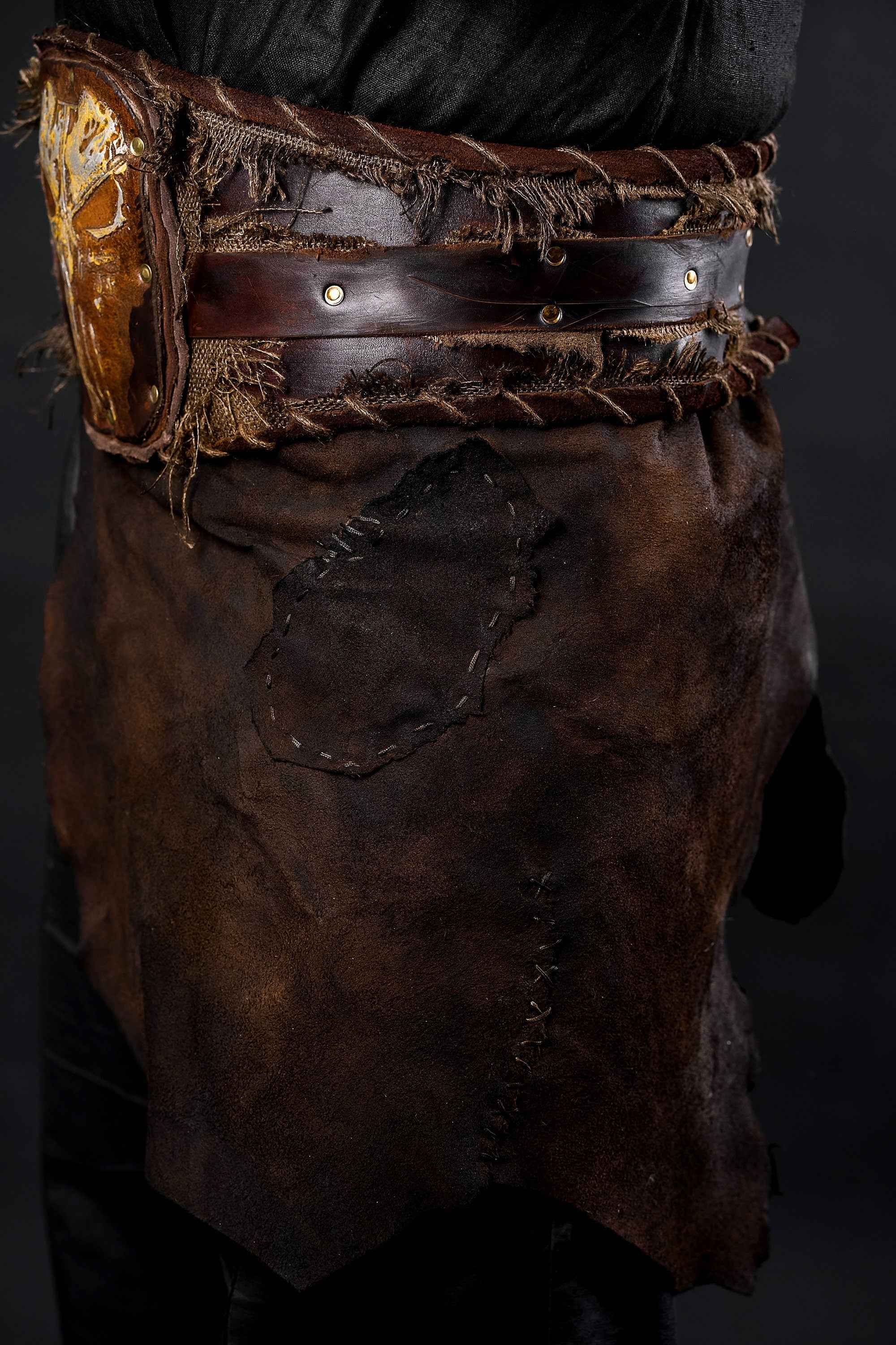 Hero belt with emblem (God of War)