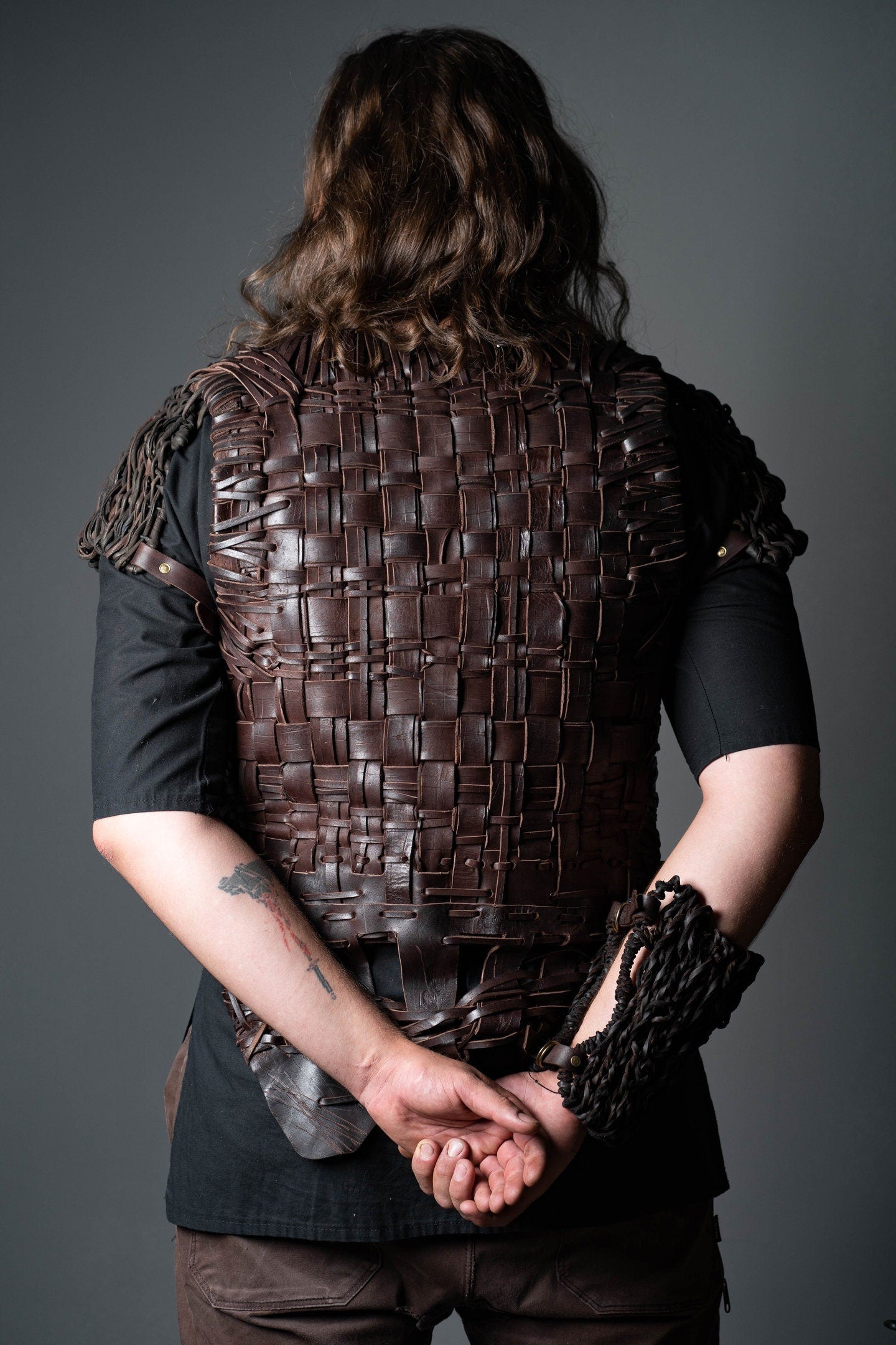 Viking body armor with shoulders
