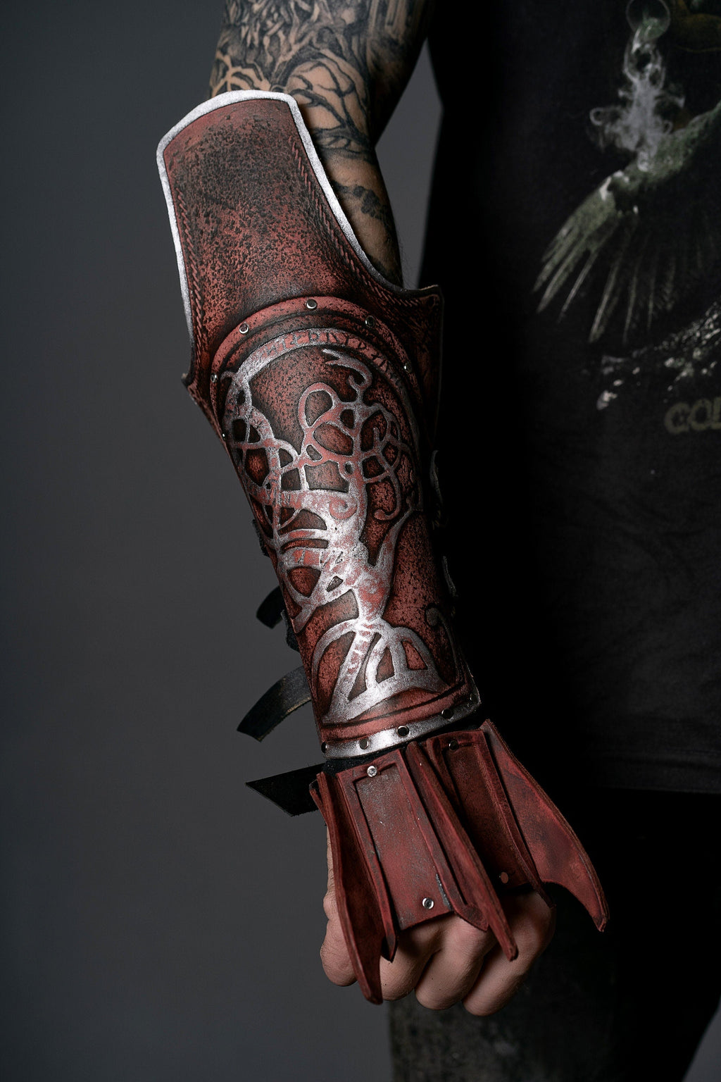 Kratos bracers with claws (God of War)