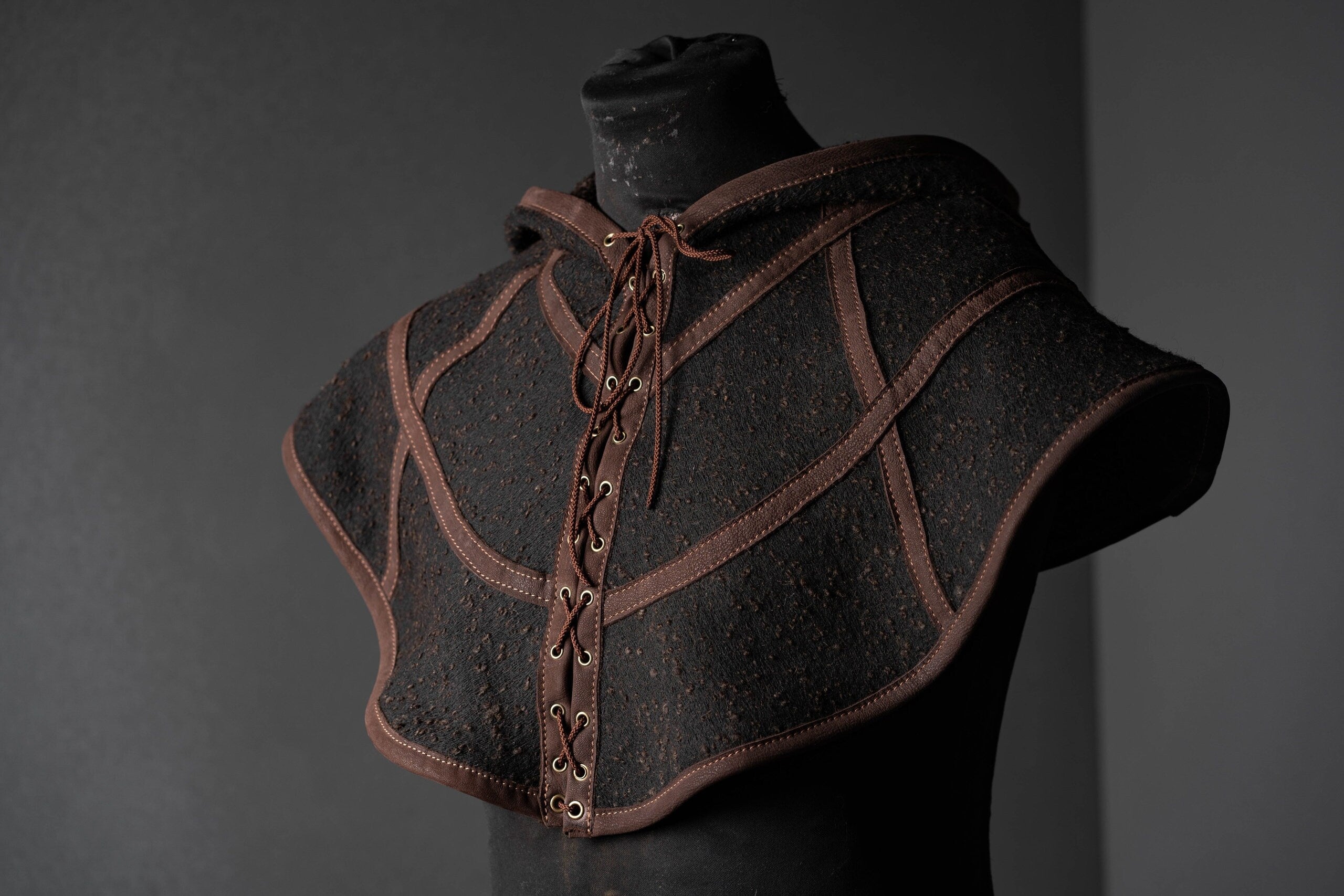 Jeff bridges hood with mantle (Seventh son)