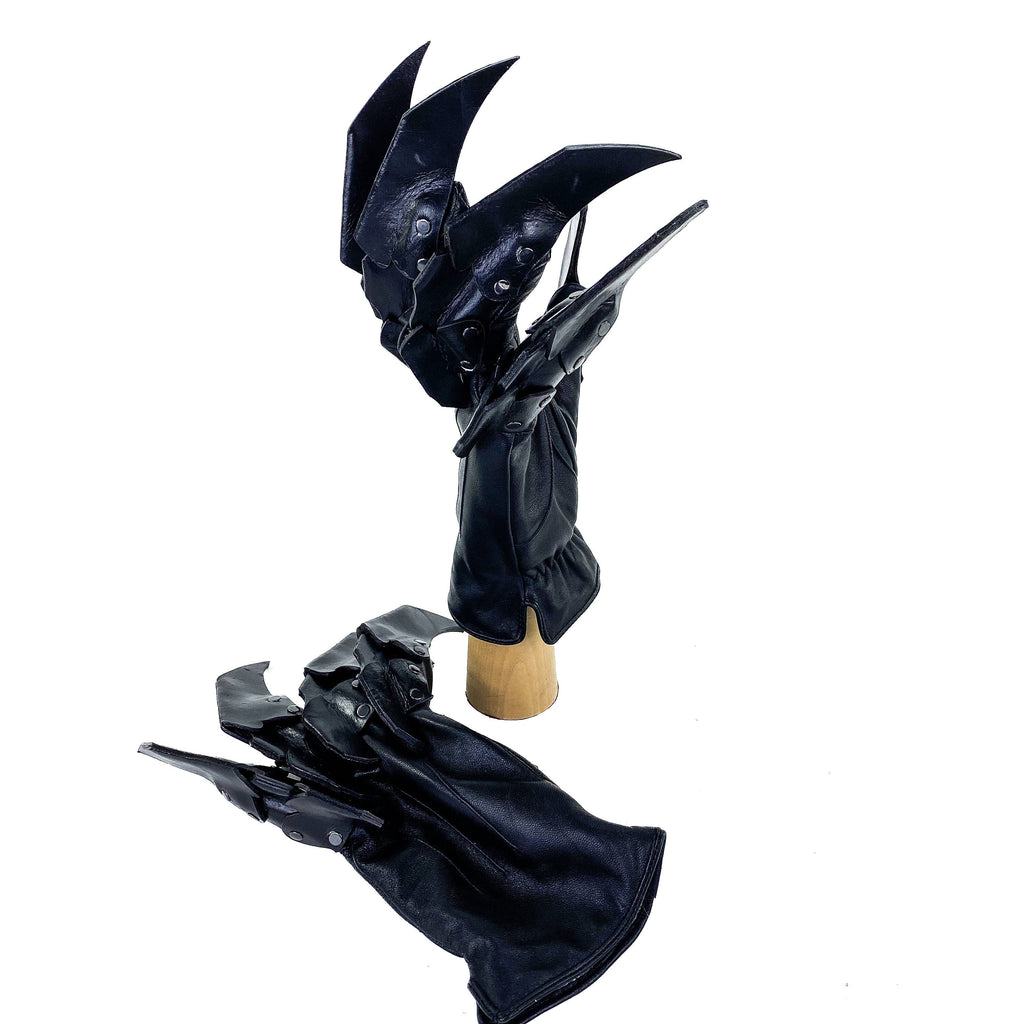 One Set of Two Handcrafted Genuine Leather Gloves with Claws in Black