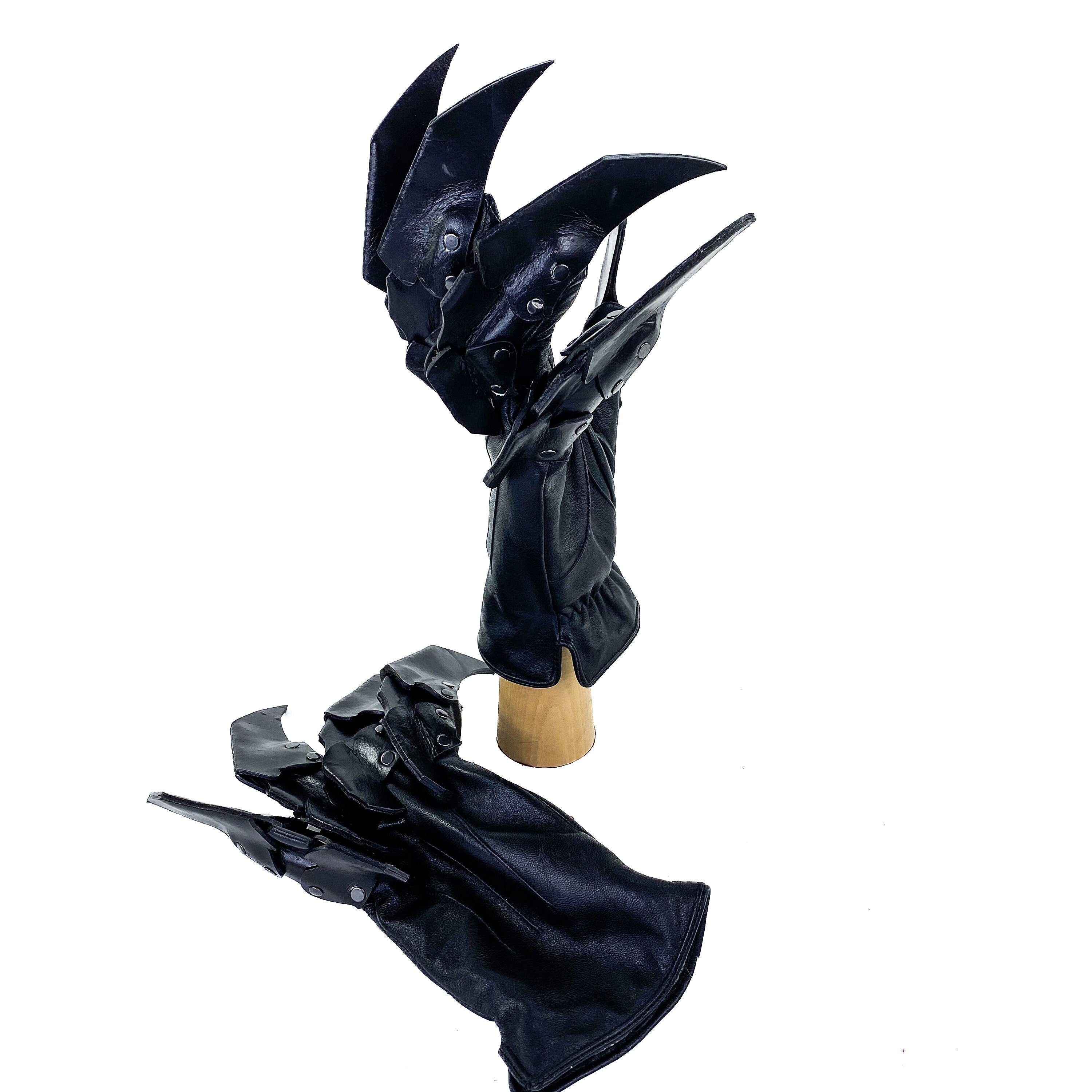 One Set of Two Handcrafted Genuine Leather Gloves with Claws in Black